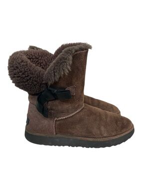Ugg Brown Classic Suede boots Size 9